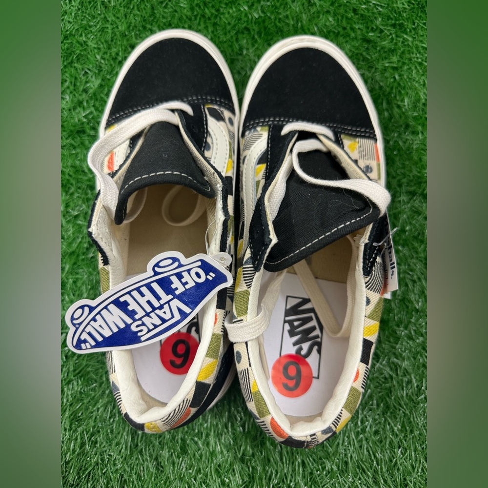 Vans Women shoes Size 6